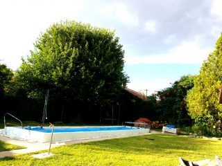 Eladó 272 m²-escsaládi ház XX. Kerület (Központ) , Központi utca: 195'000'000 Ft