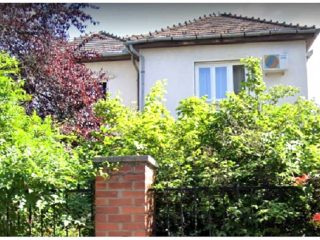 Eladó 149 m²-escsaládi ház XX. Kerület (Központ) , Központi utca: 87'000'000 Ft