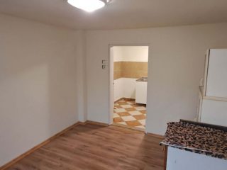 Eladó 32 m²-escsaládi ház XX. Kerület (Pacsirta telep) , Alsó határ út: 34'900'000 Ft