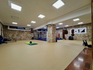 Kiadó 300 m²-esegyéb üzlethelyiség XX. Kerület (Pacsirta telep) , Előd utca: 550'000 Ft