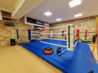 Kiadó 300 m²-esegyéb üzlethelyiség XX. Kerület (Pacsirta telep) , Előd utca: 550'000 Ft