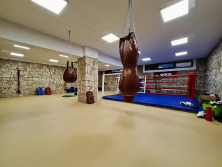 Kiadó 300 m²-esegyéb üzlethelyiség XX. Kerület (Pacsirta telep) , Előd utca: 550'000 Ft