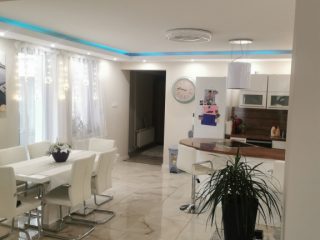 Eladó 195 m²-escsaládi ház XX. Kerület (Pacsirta telep) , Kétgenerációs: 149'000'000 Ft