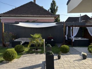 Eladó 195 m²-escsaládi ház XX. Kerület (Pacsirta telep) , Kétgenerációs: 149'000'000 Ft