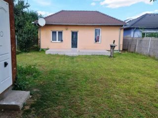 Eladó 99 m²-escsaládi ház XXI. Kerület (Csepel) , II. Rákóczi F. útról nyíló: 67'900'000 Ft