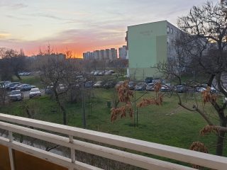 Kiadó 54 m²-estársasházi lakás XXI. Kerület (Erdőalja) , Nyírfa utca: 180'000 Ft