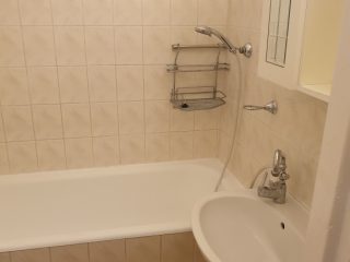 Kiadó 54 m²-estársasházi lakás XXI. Kerület (Erdőalja) , Nyírfa utca: 180'000 Ft