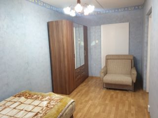 Kiadó 55 m²-estársasházi lakás XXI. Kerület (Erdőalja) , Nyírfa utca: 180'000 Ft