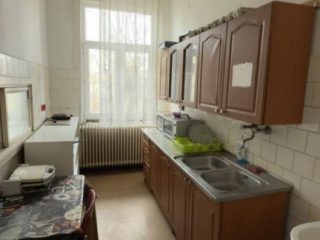 Eladó 1100 m²-esüzlethelyiség utcai bejárattal XXI. Kerület (Királyerdő) , Csepel főútján lévő út: 359'000'000 Ft