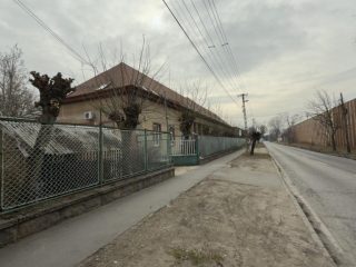 Eladó 1100 m²-esüzlethelyiség utcai bejárattal XXI. Kerület (Királyerdő) , Csepel főútján lévő út: 359'000'000 Ft