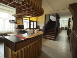 Eladó 1100 m²-esüzlethelyiség utcai bejárattal XXI. Kerület (Királyerdő) , Csepel főútján lévő út: 359'000'000 Ft