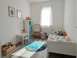 Eladó 59 m²-estársasházi lakás XXI. Kerület (Királyerdő) , József Attila utca: 69'900'000 Ft