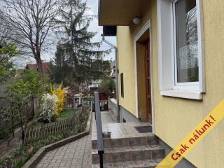 Eladó 99 m²-esikerház XXI. Kerület (Királyerdő) , Királyerdő csendes utcája: 31'900'000 Ft