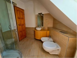 Eladó 192 m²-escsaládi ház XXI. Kerület (Királyerdő) , Királyerdő út: 150'000'000 Ft