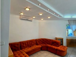 Eladó 192 m²-escsaládi ház XXI. Kerület (Királyerdő) , Királyerdő út közeli utca: 149'900'000 Ft