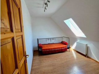 Eladó 192 m²-escsaládi ház XXI. Kerület (Királyerdő) , Királyerdő út közeli utca: 149'900'000 Ft