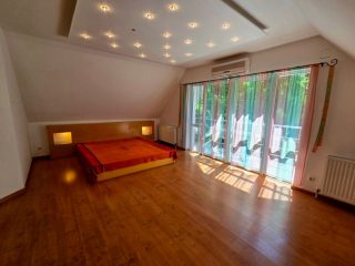 Eladó 192 m²-escsaládi ház XXI. Kerület (Királyerdő) , Királyerdő út közeli utca: 149'900'000 Ft