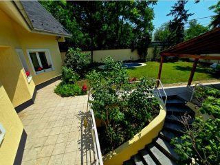 Eladó 192 m²-escsaládi ház XXI. Kerület (Királyerdő) , Királyerdő út közeli utca: 149'900'000 Ft
