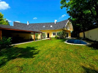 Eladó 192 m²-escsaládi ház XXI. Kerület (Királyerdő) , Királyerdő út közeli utca: 149'900'000 Ft