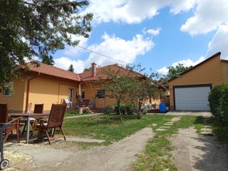 Eladó 139 m²-escsaládi ház XXI. Kerület (Királyerdő) , Királyerdő utca: 135'990'000 Ft