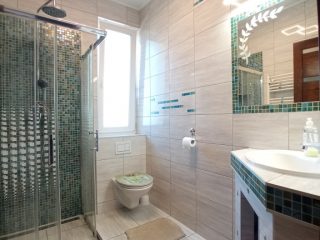 Eladó 190 m²-escsaládi ház XXI. Kerület (Királyerdő) , MÁRIA KIRÁLYNÉ útja: 187'900'000 Ft