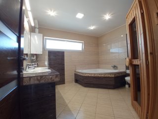 Eladó 190 m²-escsaládi ház XXI. Kerület (Királyerdő) , MÁRIA KIRÁLYNÉ útja: 187'900'000 Ft