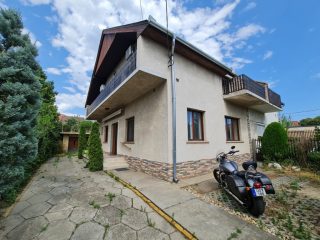 Eladó 138 m²-esikerház XXI. Kerület (Királyerdő) , Mária királyné útja: 139'990'000 Ft