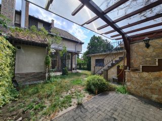 Eladó 138 m²-esikerház XXI. Kerület (Királyerdő) , Mária királyné útja: 139'990'000 Ft