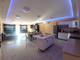 Eladó 130 m²-escsaládi ház XXI. Kerület (Ófalu) , II.RÁKÓCZI FERENC út: 69'890'000 Ft