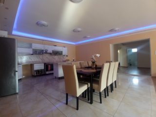 Eladó 130 m²-escsaládi ház XXI. Kerület (Ófalu) , II.RÁKÓCZI FERENC út: 69'890'000 Ft