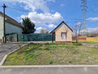 Eladó 51 m²-escsaládi ház XXI. Kerület (Ófalu) , Kapisztrán János utca: 56'900'000 Ft