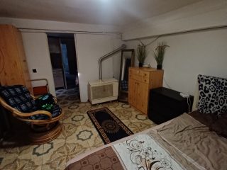 Kiadó 32 m²-escsaládi ház XXIII. Kerület (Soroksár) , Hősök teréhez közeli utca: 150'000 Ft