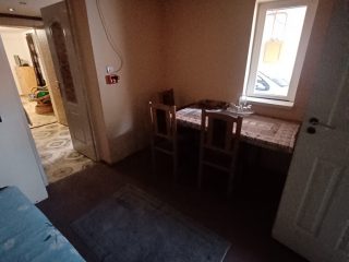 Kiadó 32 m²-escsaládi ház XXIII. Kerület (Soroksár) , Hősök teréhez közeli utca: 150'000 Ft