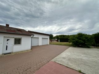 Eladó 195 m²-escsaládi ház Bugyi, Vállalkozás és Otthon: 180'000'000 Ft