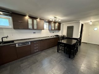 Eladó 195 m²-escsaládi ház Bugyi, Vállalkozás és Otthon: 180'000'000 Ft