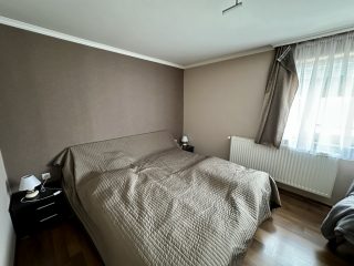 Eladó 195 m²-escsaládi ház Bugyi, Vállalkozás és Otthon: 180'000'000 Ft