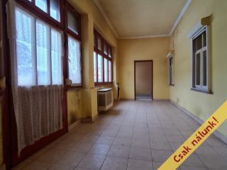 Eladó 660 m²-escsaládi ház Cegléd, Szarvas utca: 49'900'000 Ft