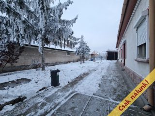 Eladó 660 m²-escsaládi ház Cegléd, Szarvas utca: 49'900'000 Ft