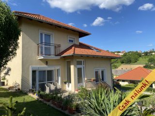 Eladó 95 m²-escsaládi ház Cserszegtomaj, Panorámás rész: 150'000'000 Ft