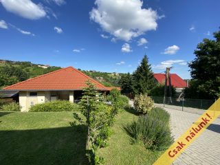Eladó 95 m²-escsaládi ház Cserszegtomaj, Panorámás rész: 150'000'000 Ft