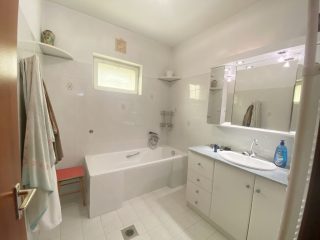 Eladó 324 m²-escsaládi ház Csömör, Árpád utca: 150'000'000 Ft