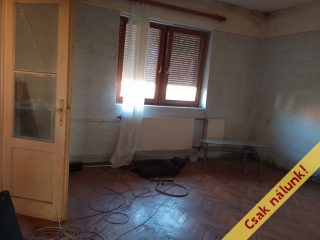 Eladó 200 m²-escsaládi ház Csömör, Bajcsy Zs. ut közelében: 140'000'000 Ft