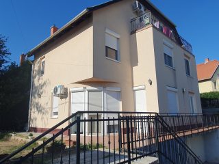 Eladó 127 m²-estársasházi lakás Csömör, Széchenyi utca közeli utca: 120'000'000 Ft