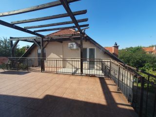 Eladó 127 m²-estársasházi lakás Csömör, Széchenyi utca közeli utca: 120'000'000 Ft