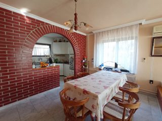 Eladó 220 m²-escsaládi ház Csömör, Szőlő utca: 165'000'000 Ft