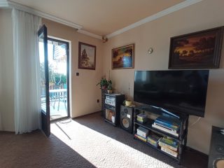 Eladó 220 m²-escsaládi ház Csömör, Szőlő utca: 165'000'000 Ft