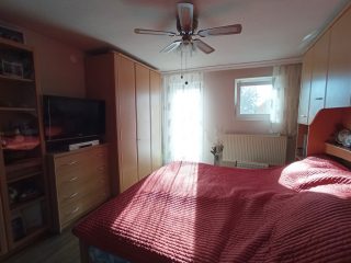 Eladó 220 m²-escsaládi ház Csömör, Szőlő utca: 165'000'000 Ft