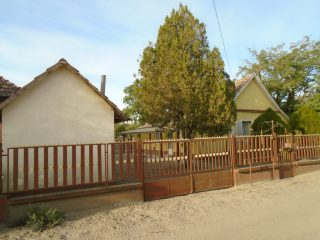 Eladó 4475 m²-esmezőgazdasági ingatlan Csongrád, Bokrospart tanya utca: 13'500'000 Ft