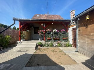 Eladó 69 m²-escsaládi ház Csörög, Kolozsvári utca: 49'500'000 Ft