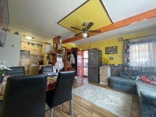 Eladó 69 m²-escsaládi ház Csörög, Kolozsvári utca: 49'500'000 Ft